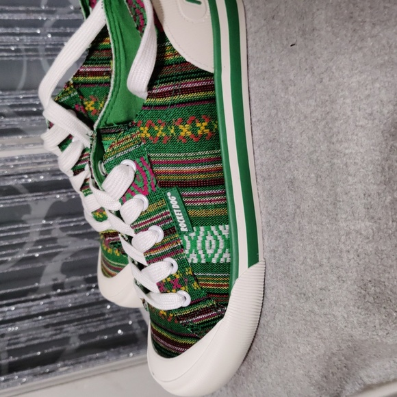 Rocket Dog size 61/2 not true to size they run big. - Picture 4 of 5